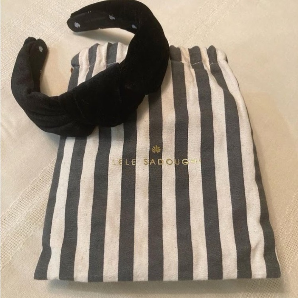 Lele Sadoughi Jet Velvet Headband